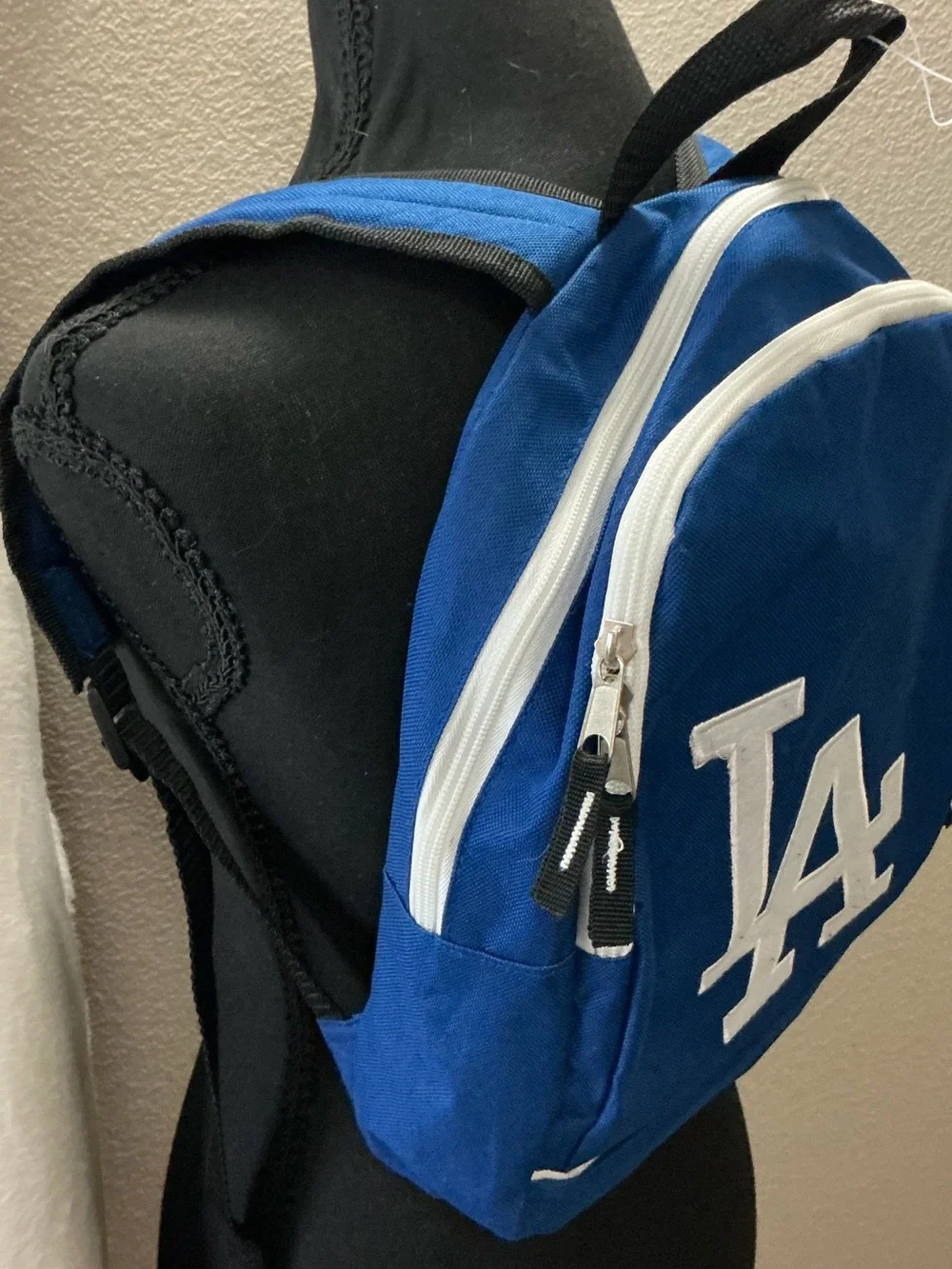No brand classic royal
